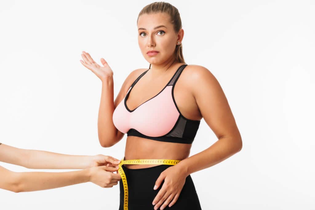 une femme qui souhaite maigrir sans perdre ses belles formes