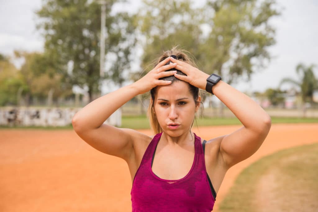 une femme en train de faire du sport