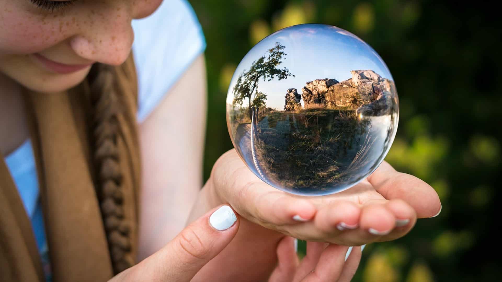 Comment choisir le bon voyant ou la bonne voyante pour vous ?